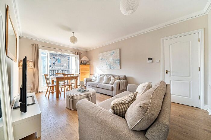 3 Bedroom Flat For Sale In Leathermarket Court, London, SE1