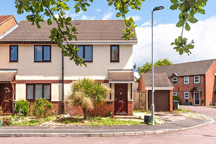 3 Bedroom End Of Terrace House For Sale In Ellicks Close, Bradley Stoke, Bristol, BS32