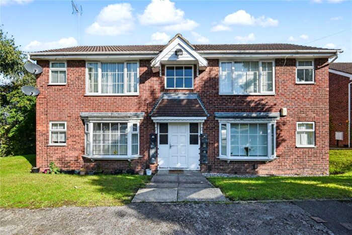 1 Bedroom Apartment To Rent In Fieldway Rise, Leeds, West Yorkshire, LS13