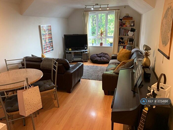 2 Bedroom Flat To Rent In Broomfield Lodge, Leeds, LS6