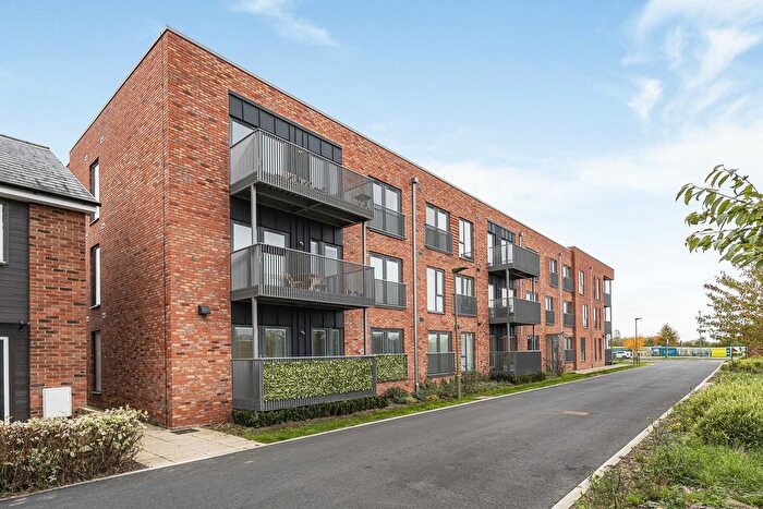 2 Bedroom Flat For Sale In Roberts Drive, Bicester, OX25