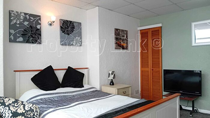 Block Of Flats To Rent In King Edward Avenue, Blackpool, FY2