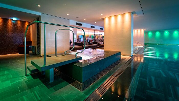 3 Bedroom Flat To Rent In Knightsbridge, Knightsbridge, SW7