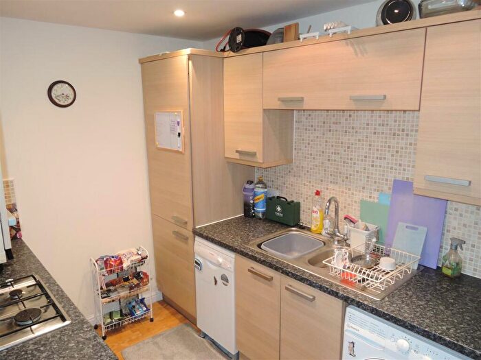 2 Bedroom Flat For Sale In Circular Road South, Colchester, CO2