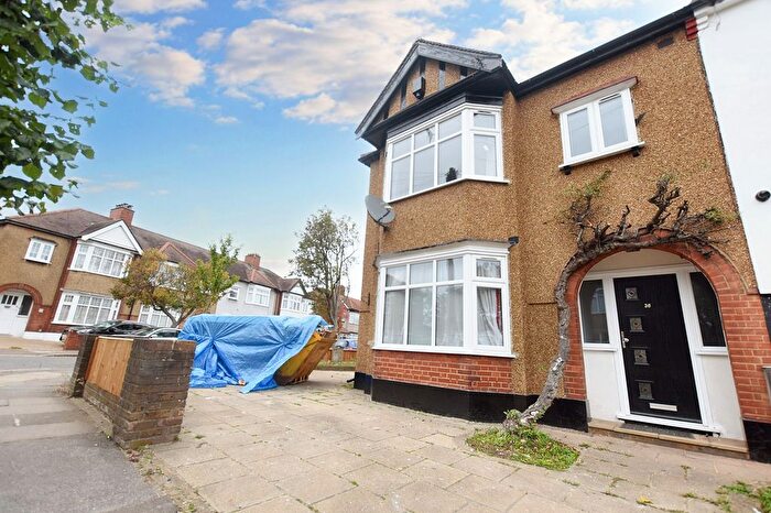3 Bedroom End Of Terrace House To Rent In Crownfield Avenue, Ilford, IG2