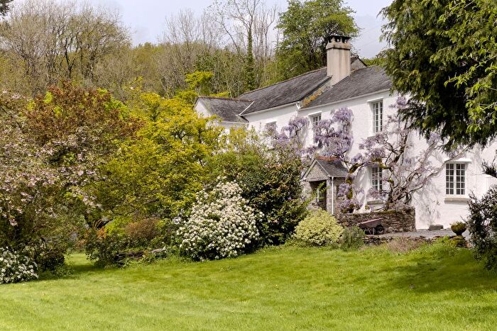 5 Bedroom Detached House For Sale In Buckfastleigh, Devon, TQ11