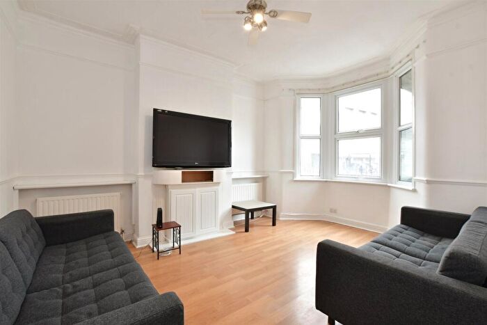 3 Bedroom End Of Terrace House For Sale In Rectory Road, Manor Park, E12