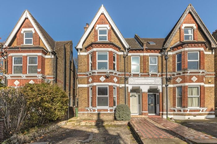 1 Bedroom Flat To Rent In Manor Road, Beckenham, BR3