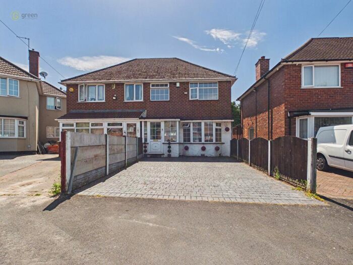 3 Bedroom Semi-Detached House For Sale In Brackenfield Road, Great Barr, Birmingham, B44