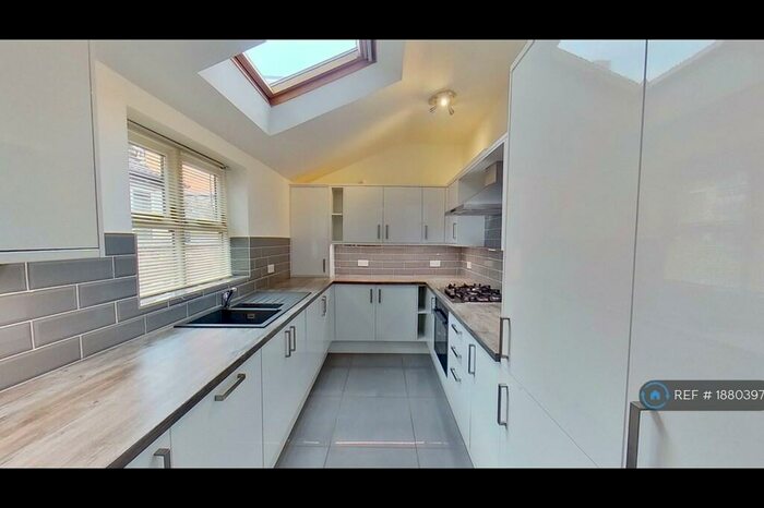 6 Bedroom Terraced House To Rent In Cottesmore Road, Nottingham, NG7