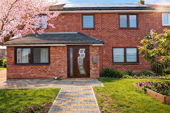 6 Bedroom Semi Detached House For Sale In Barry Road, Southampton, Hampshire, SO19