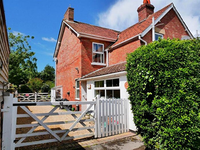 3 Bedroom Semi-Detached House For Sale In North Street, Calne, SN11