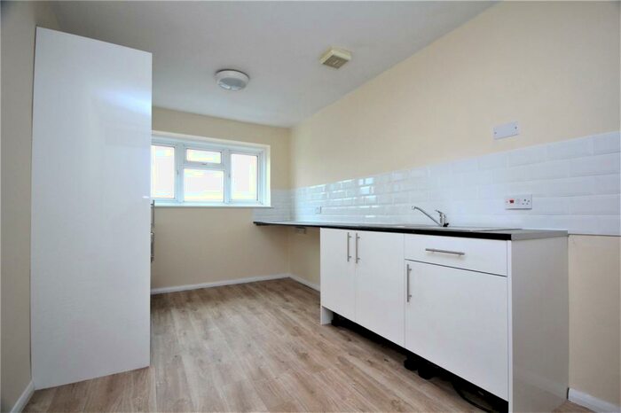 2 Bedroom Apartment To Rent In Farmers Parade, South Street, Lancing, BN15