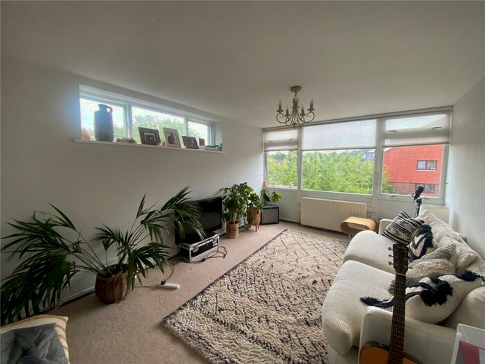 1 Bedroom Apartment To Rent In Albemarle Road, Beckenham, BR3