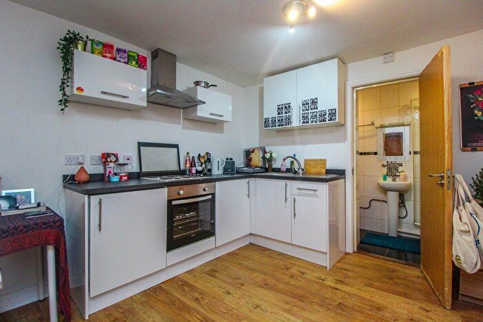 1 Bedroom Flat To Rent In Woodville Rd, Cathays, Cardiff, CF24