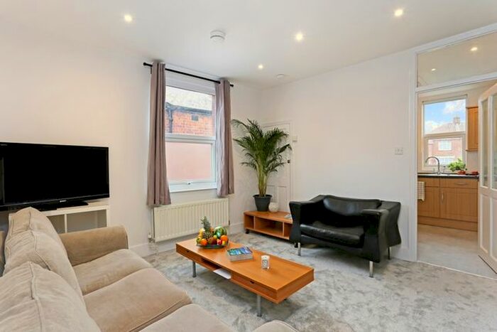 2 Bedroom Flat To Rent In Spezia Road, London, NW10