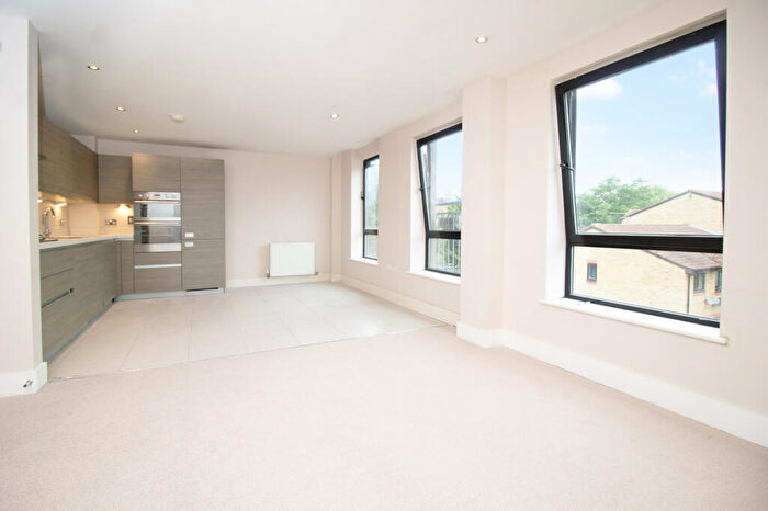 2 Bedroom Flat To Rent In Glenville Grove, London, SE8