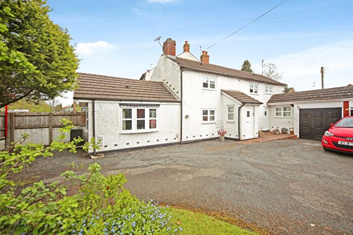2 Bedroom Cottage For Sale In Birmingham Road, Lickey End, Bromsgrove, B61