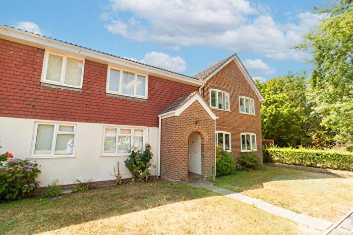 1 Bedroom Flat For Sale In Swan Way, Church Crookham, GU51
