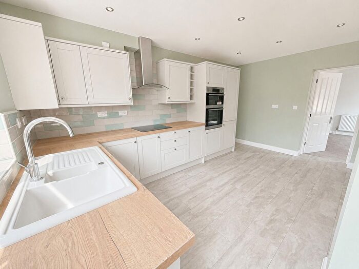 4 Bedroom End Of Terrace House For Sale In Cheney Manor Road, Swindon, SN2