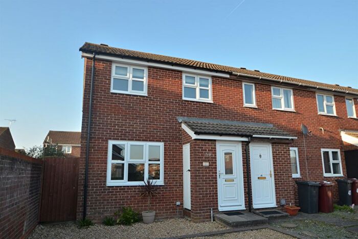 3 Bedroom Terraced House To Rent In Chichester, West Sussex, PO19