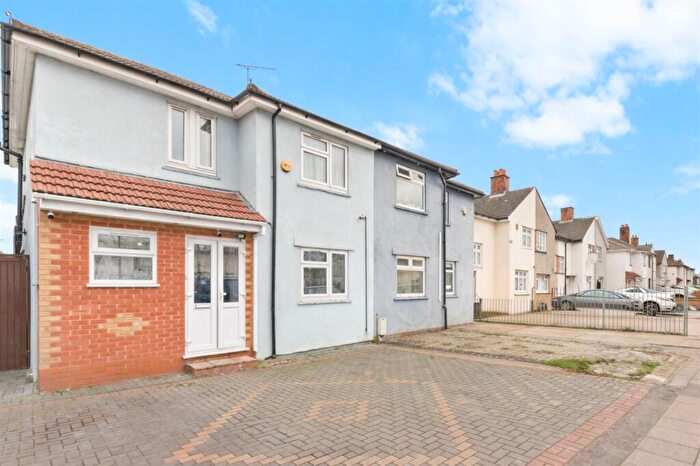 3 Bedroom Semi-Detached Bungalow For Sale In Russell Gardens, Ley Street, Ilford, IG2