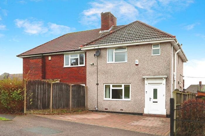 3 Bedroom Semi Detached House For Sale In Peatfield Road, Sheffield, South Yorkshire, S21