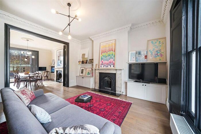 3 Bedroom Semi Detached House For Sale In Lawford Road, London, NW5