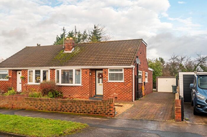3 Bedroom Bungalow For Sale In Castle Ings Drive, Leeds, LS12
