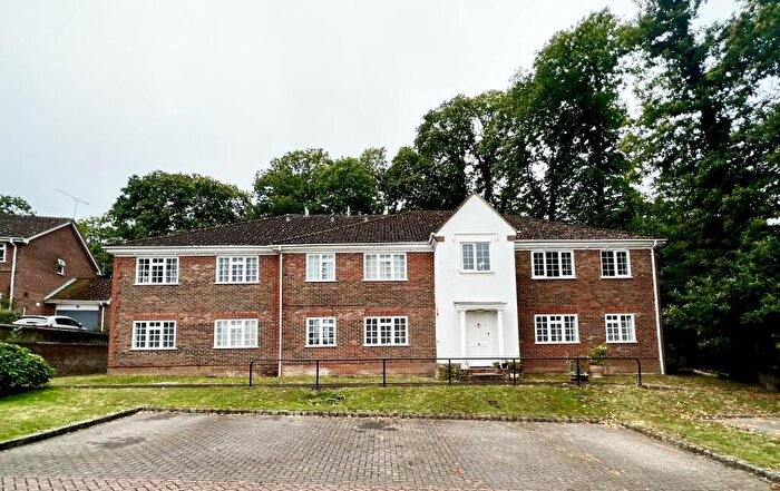 1 Bedroom Apartment To Rent In Hawkesworth Drive, Bagshot, GU19