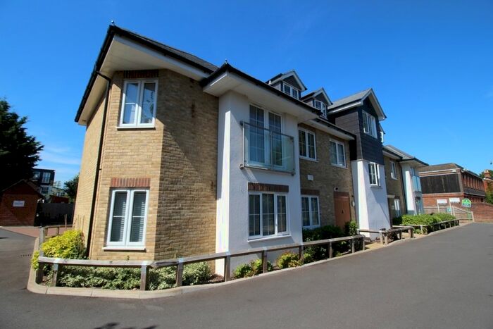 2 Bedroom Flat To Rent In Stoneylands Road, Egham, Surrey, TW20