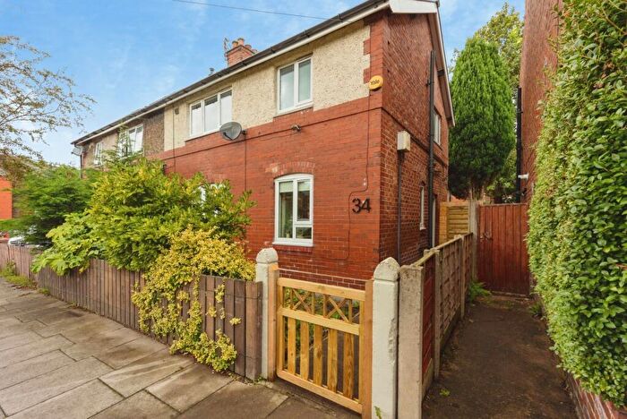 3 Bedroom Semi-Detached House For Sale In Eldon Road, Stockport, Greater Manchester, SK3