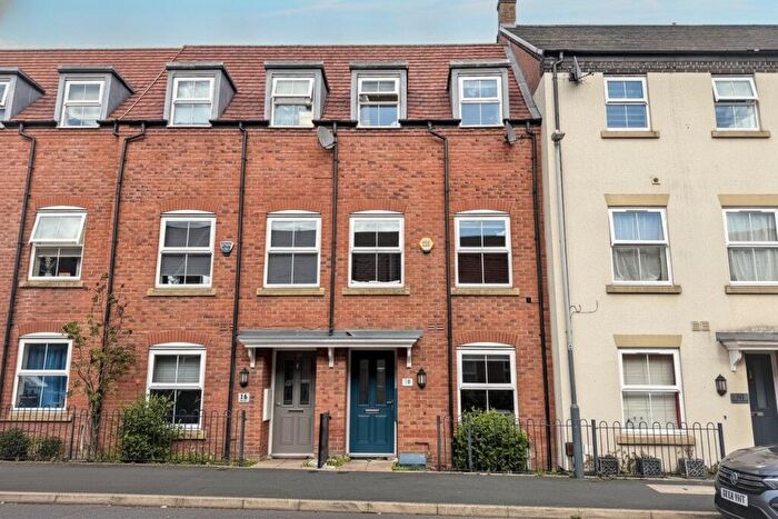 3 Bedroom Town House For Sale In Copper Beech Road, Nuneaton, CV10