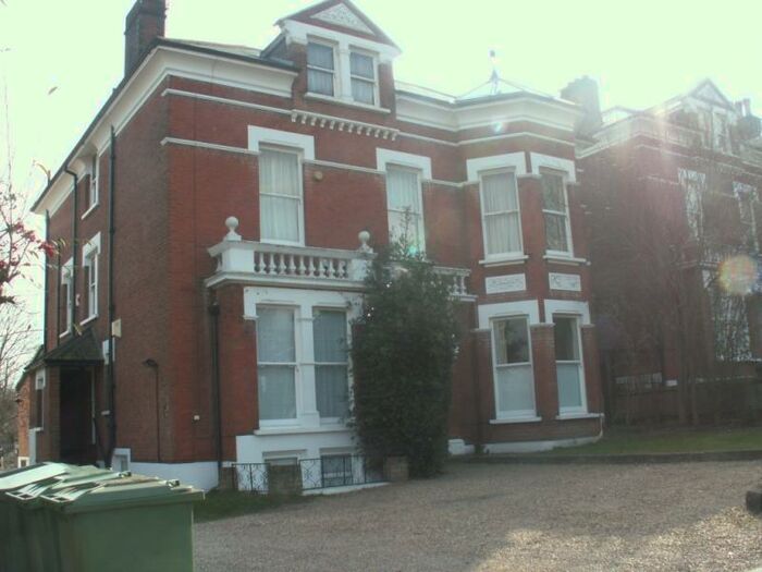 2 Bedroom Apartment To Rent In Hermitage Road, Crystal Palace, SE19