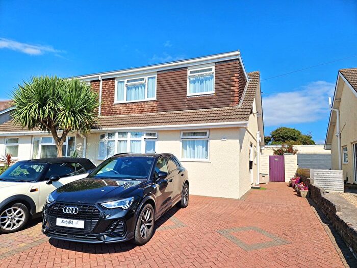 4 Bedroom Semi-Detached House For Sale In West Park Drive, Porthcawl, CF36