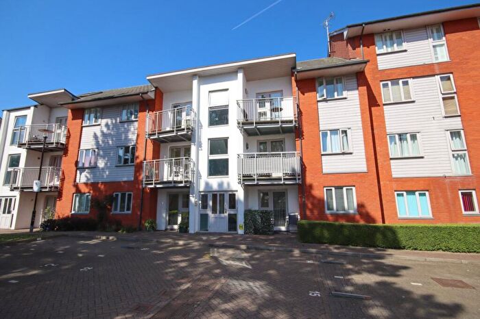 2 Bedroom Flat For Sale In Holland Road, Maidstone, ME14
