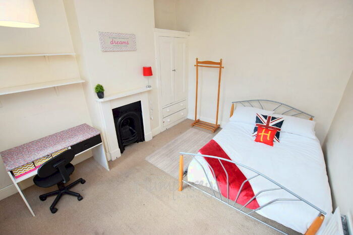 5 Bedroom Terraced House To Rent In Colwyn Road, Northampton, NN1