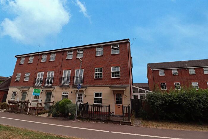 3 Bedroom End Terrace House To Rent In Langthwaite Close, Brough, HU15