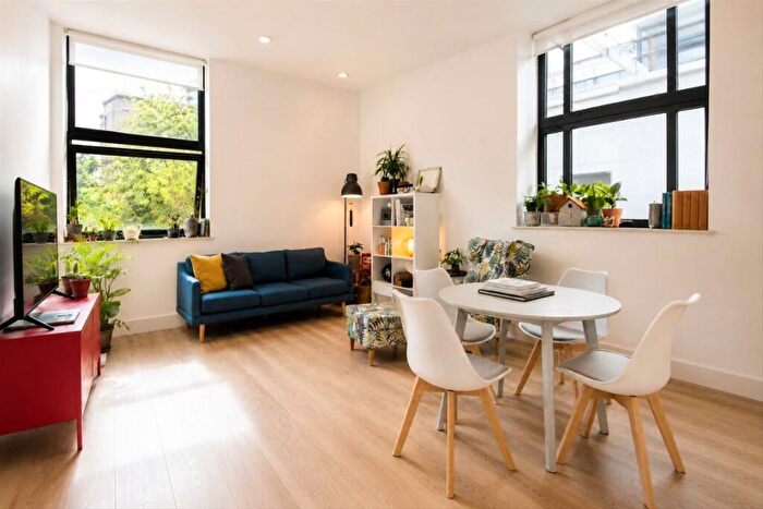 1 Bedroom Flat To Rent In Mayes Road, London, N22