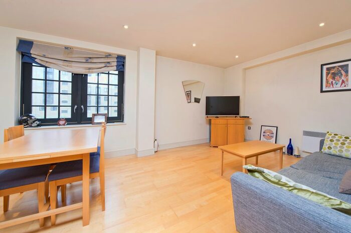1 Bedroom Flat To Rent In Ginger Apartments, Cayenne Court, Curlew Street, London, SE1