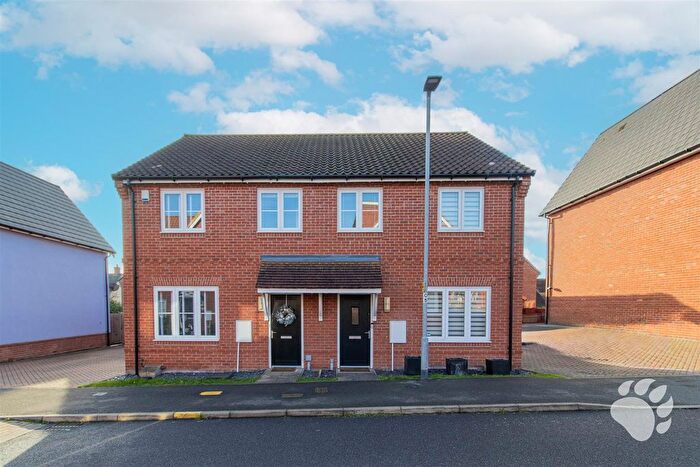 3 Bedroom Property For Sale In Dulwich Avenue, Laindon, SS15