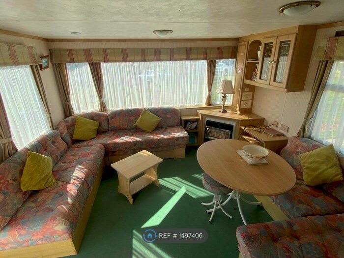 2 Bedroom Mobile/park Home To Rent In Varne Ridge, Capel Le Ferne, CT18