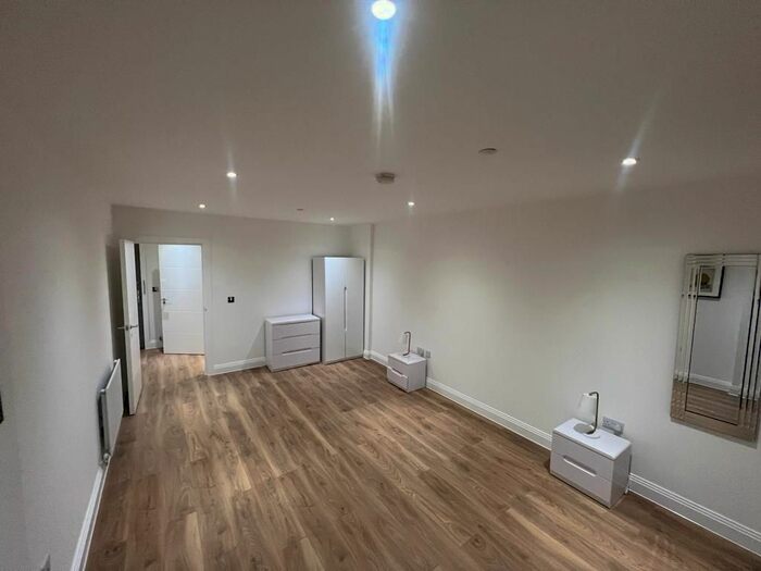 1 Bedroom Flat To Rent In , SE18