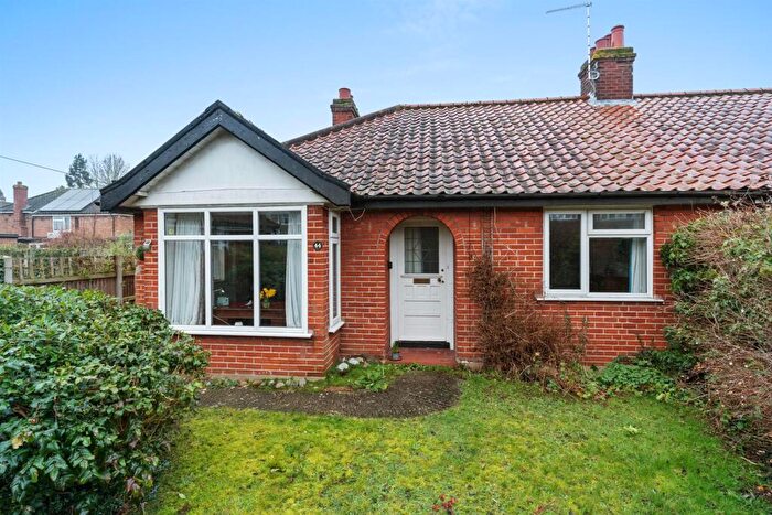 2 Bedroom Semi-Detached Bungalow For Sale In Brian Avenue, Norwich, NR1