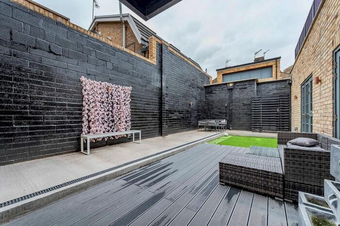 2 Bedroom Flat To Rent In Grange Road, Bermondsey, London, SE1