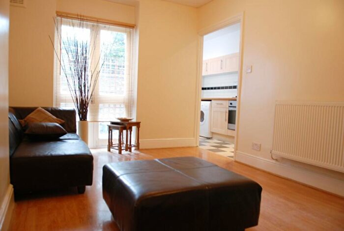 1 Bedroom Flat To Rent In Berriman Road, Holloway, N7