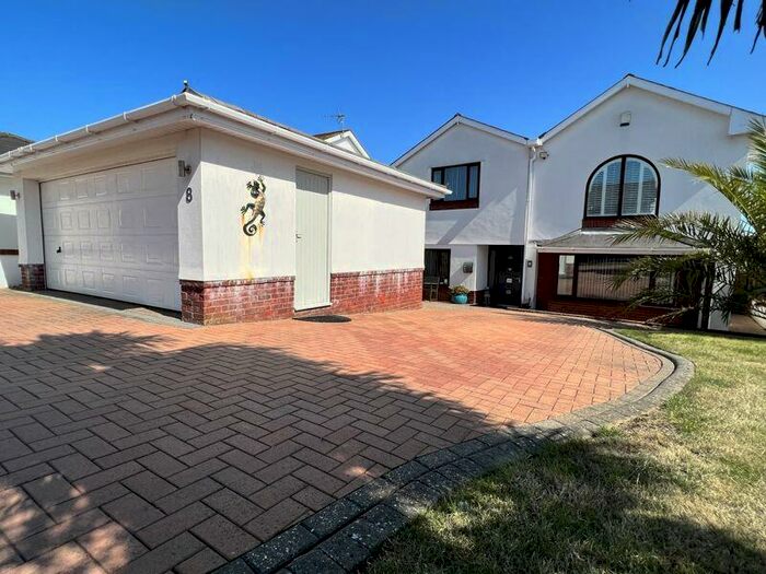 4 Bedroom Detached House For Sale In Lower Farm Court, Rhoose, CF62