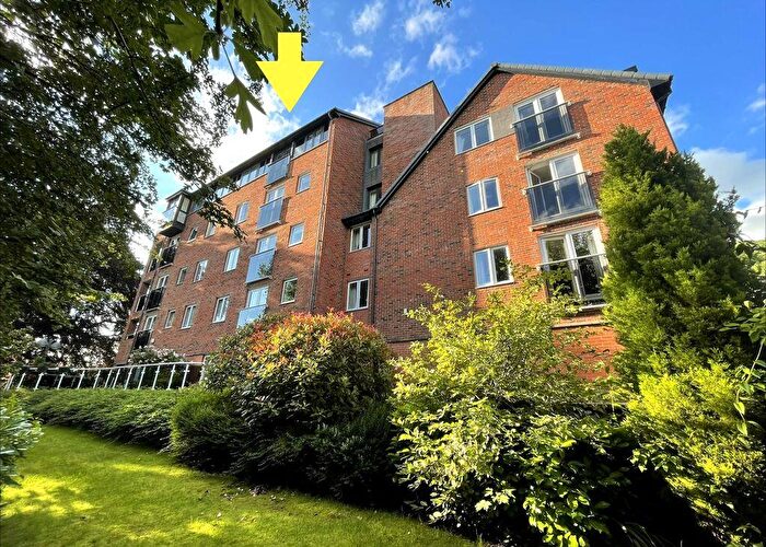 1 Bedroom Flat For Sale In Dane Court, Mill Green, Congleton, CW12