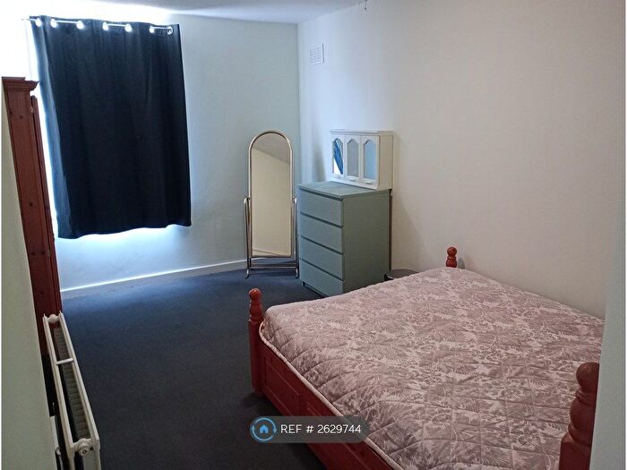 1 Bedroom Flat To Rent In Ivydale Road, London, SE15