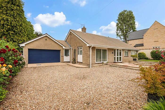 3 Bedroom Detached Bungalow For Sale In Butt Street, Minchinhampton, GL6